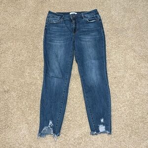 EUC Zenana skinny & stretchy women’s jeans. Raw hem on ankle. Size 31. Dark wash